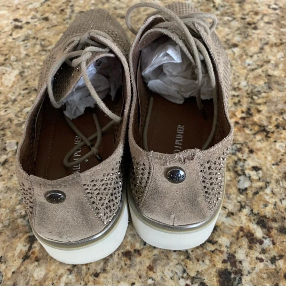 DONALD J PLINER Conni Perforated Oxfords Size 8 Rhinestone Taupe Gray